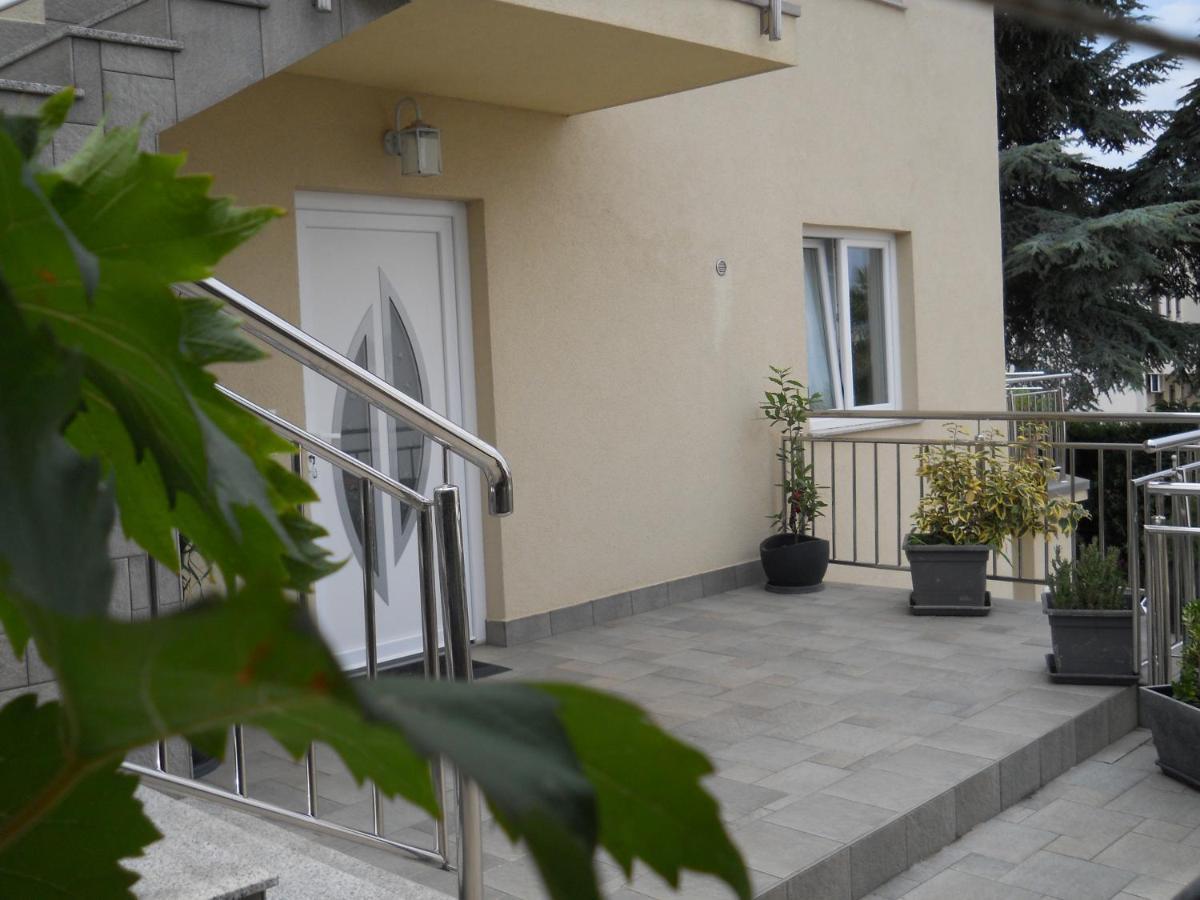 Villa Diogenes Малинска Екстериор снимка