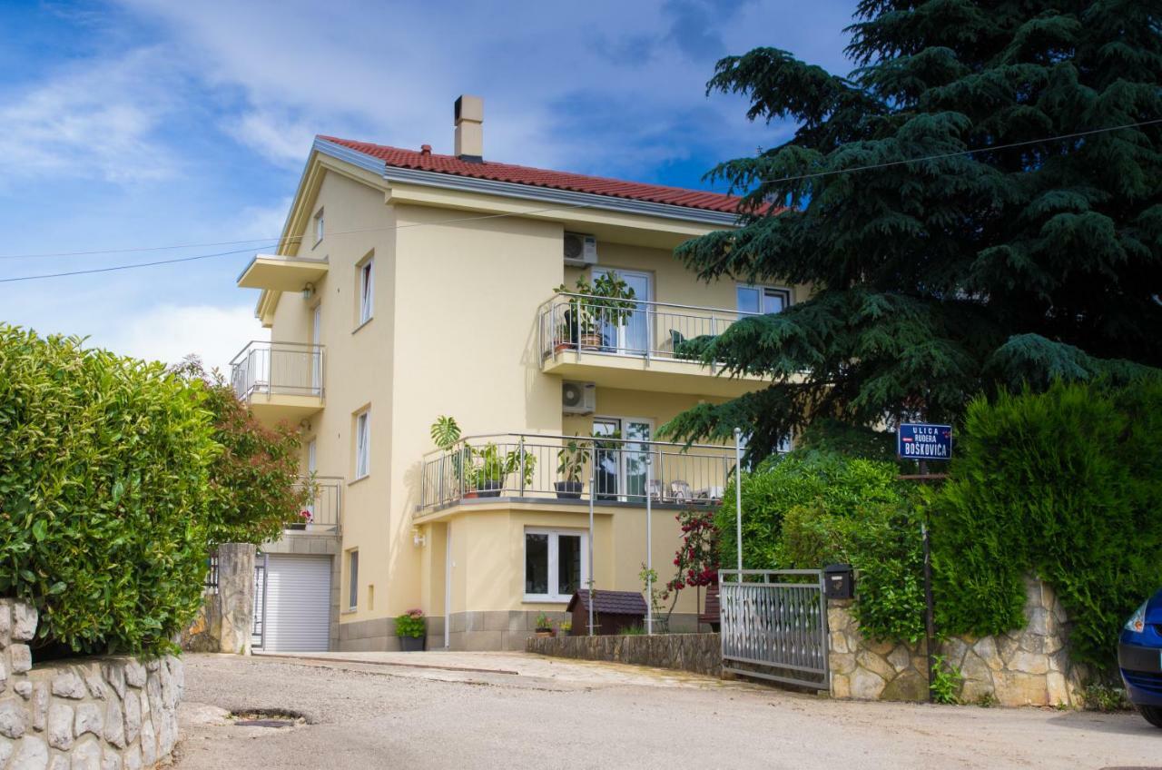 Villa Diogenes Малинска Екстериор снимка